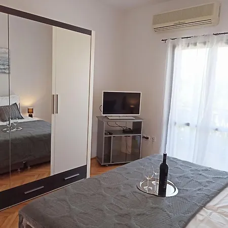 Modern * Žrnovnica